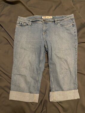 Massimo Light Blue Cropped Rolled-Cuff Jeans